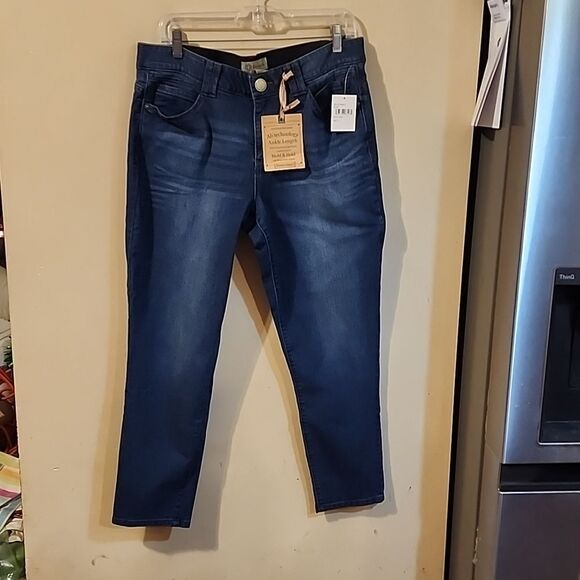 Democracy Denim - Democracy jeans size 14 Mold and Hold NWT